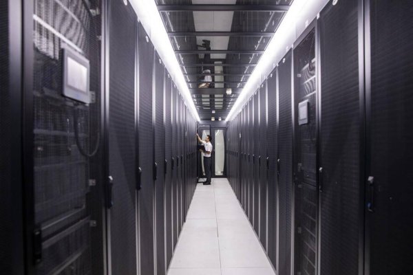 景逸策略 广州算力中心上线DeepSeek-V3.1模型，助力AI应用融合创新